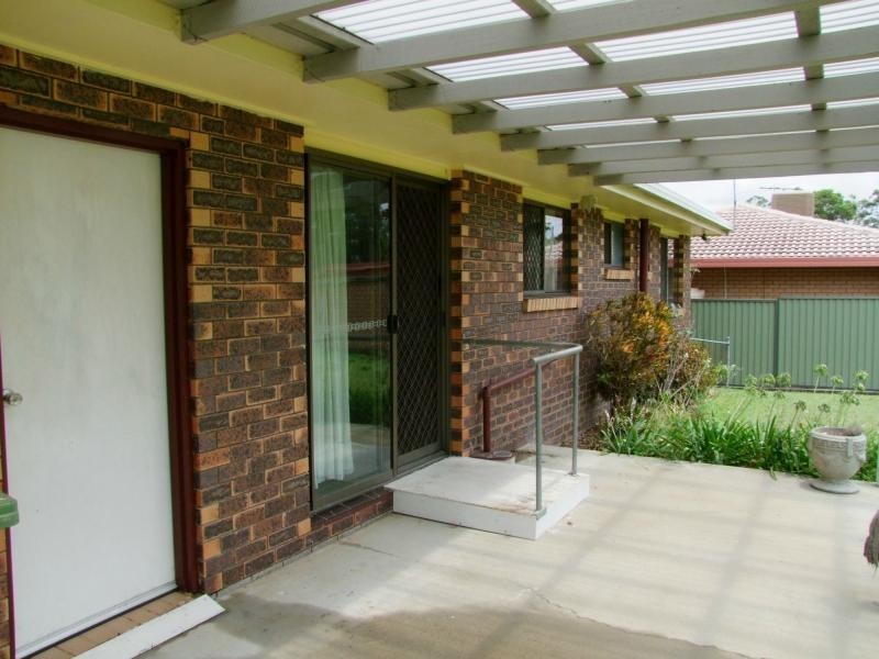 12 Pine Drive, Woodridge QLD 4114