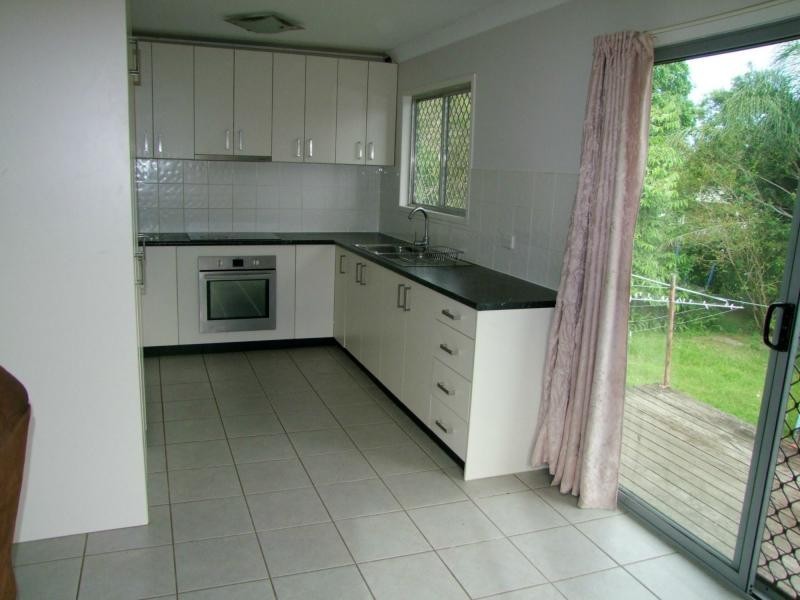 42 Elm Avenue, Trinder Park, Woodridge QLD 4114