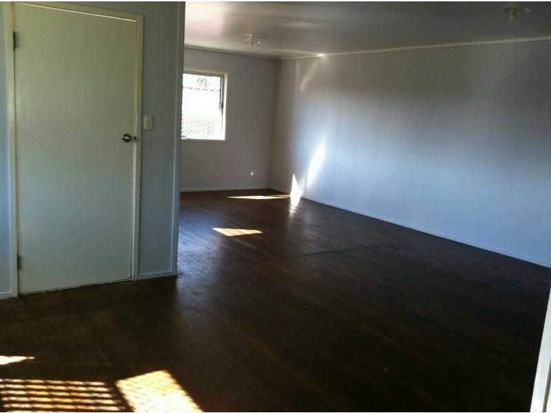 16 AVOCA Street, Woodridge QLD 4114