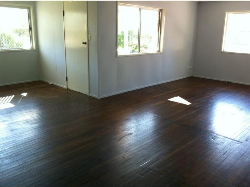 16 AVOCA Street, Woodridge QLD 4114