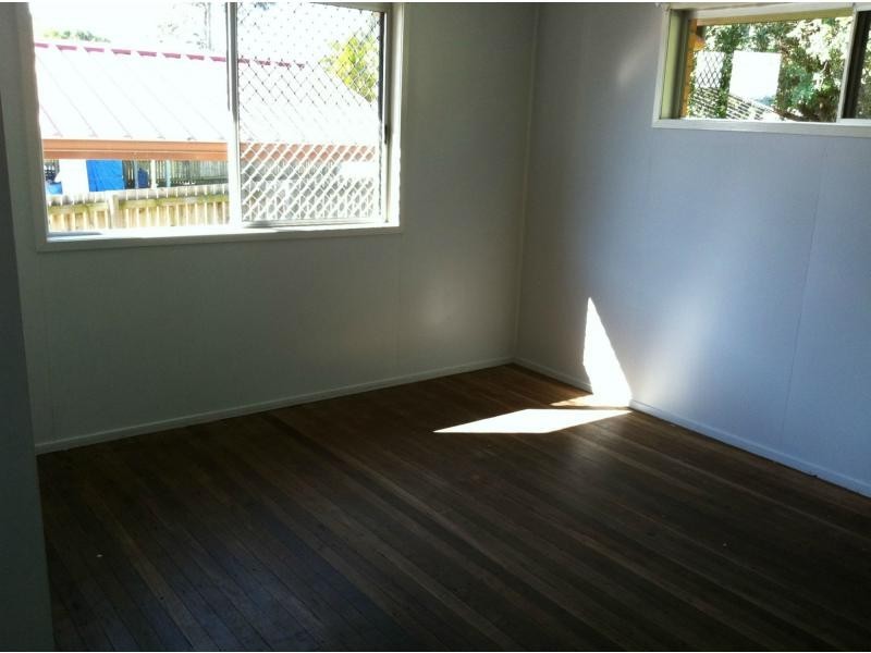 16 AVOCA Street, Woodridge QLD 4114