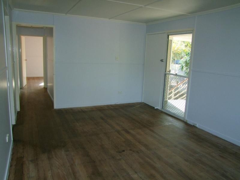 7 SKYLINE Drive, Kingston QLD 4114