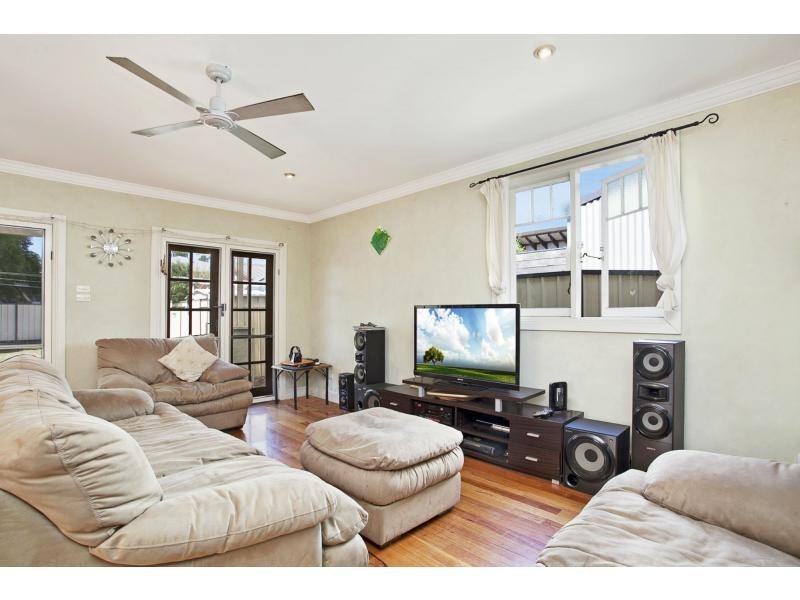 8 Myola Street, Mayfield NSW 2304