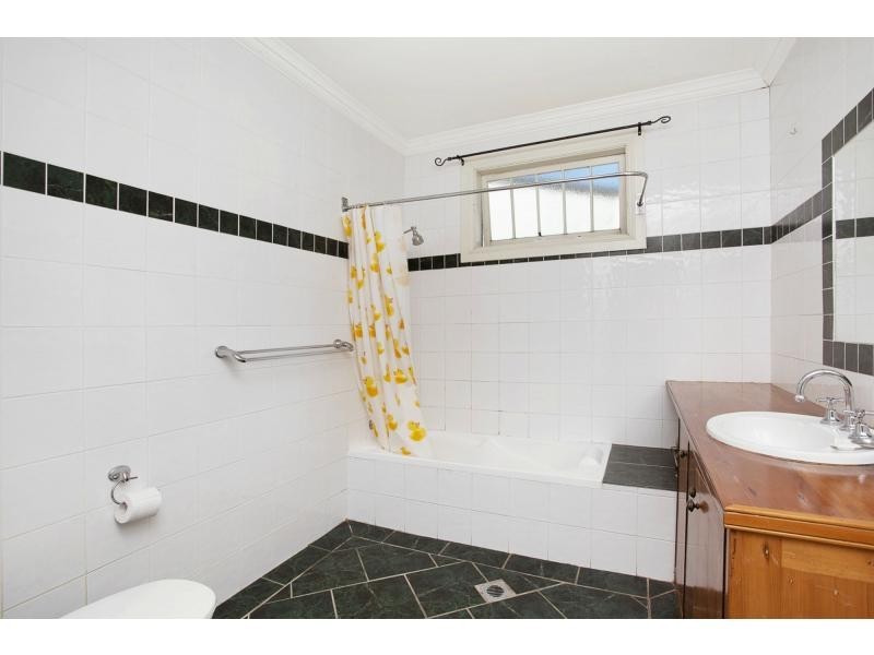 8 Myola Street, Mayfield NSW 2304