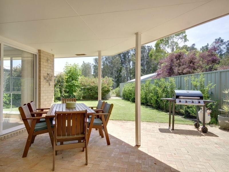 1 Taylor Road, Taylors Beach NSW 2316