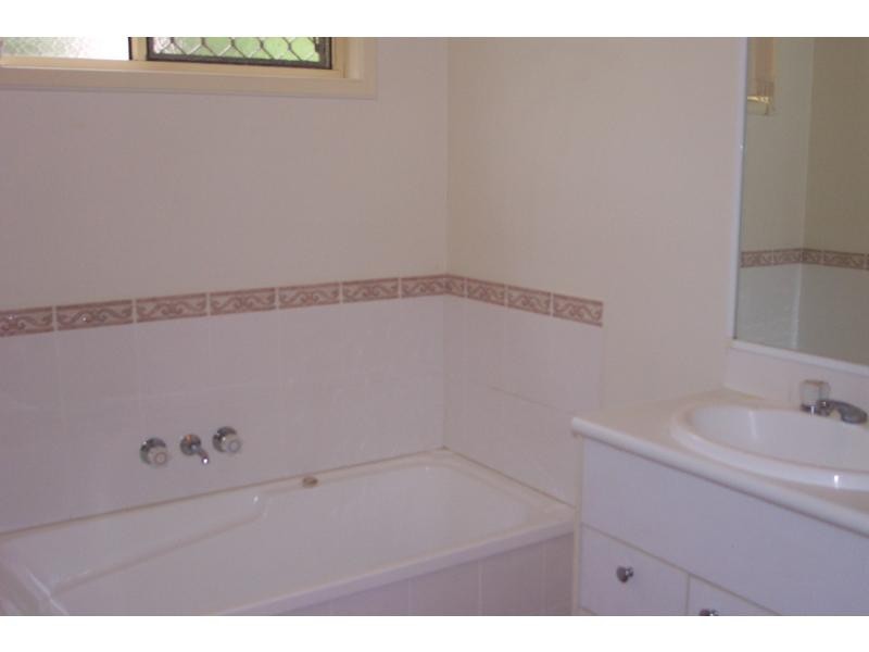 19 Applegum Street, Noosaville QLD 4566