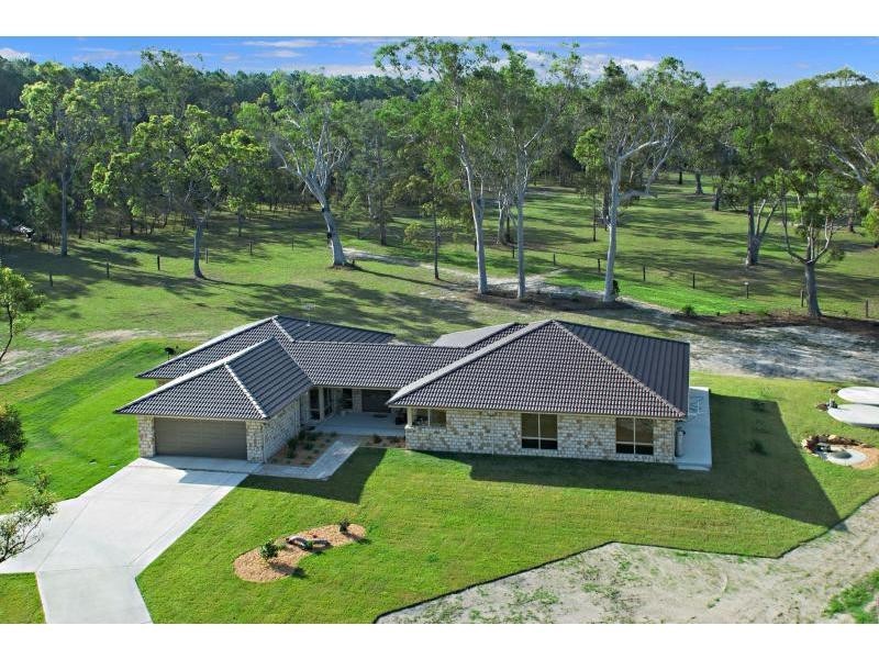14 Cream Box Court, Cooroibah QLD 4565