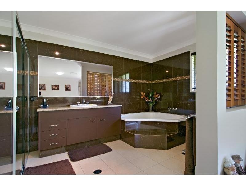 14 Cream Box Court, Cooroibah QLD 4565