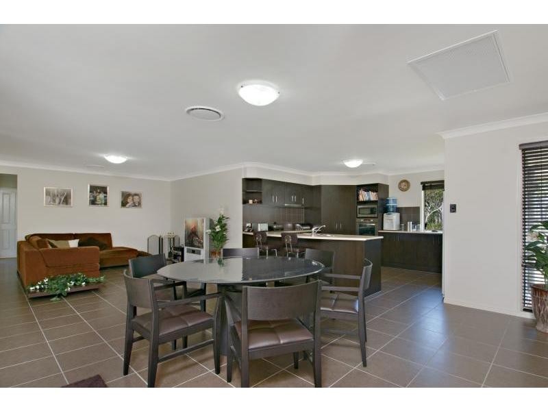 14 Cream Box Court, Cooroibah QLD 4565