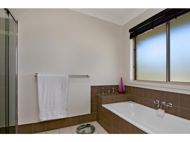 14 Cream Box Court, Cooroibah QLD 4565