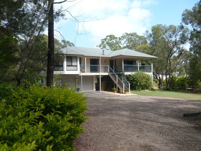 40 Lakeside Drive, Cooroibah QLD 4565
