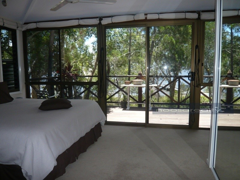 1 Boreen Parade, Boreen Point QLD 4565