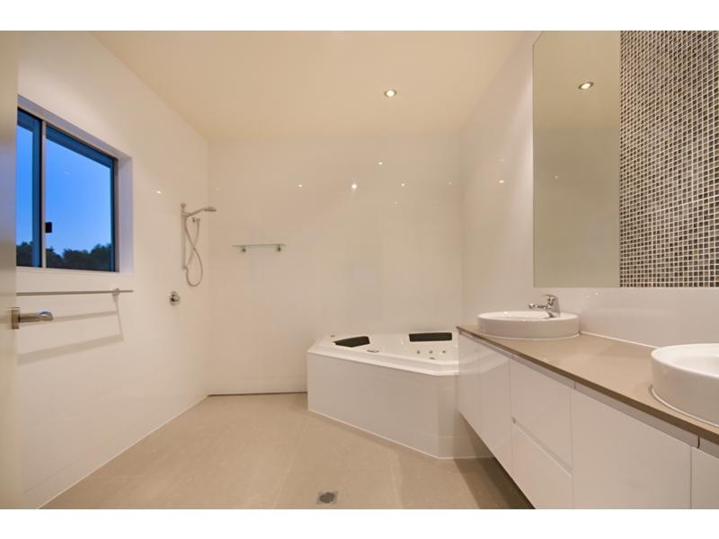 33 Mermaid Quay, Noosa Waters QLD 4566