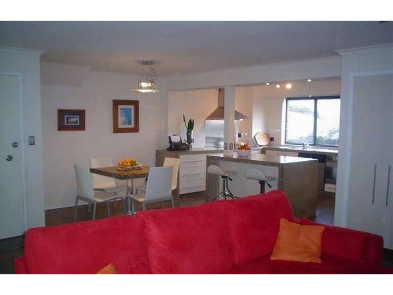 3/4 Berrima Row, Noosa Heads QLD 4567