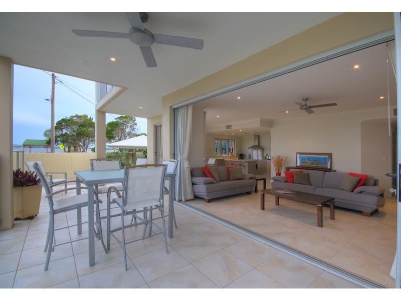 1/29 Esplanade, Tin Can Bay QLD 4580