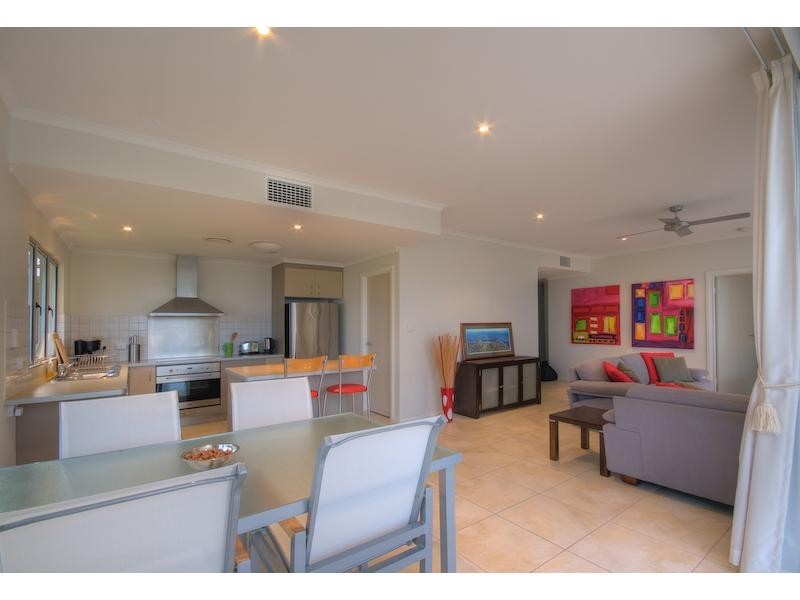 1/29 Esplanade, Tin Can Bay QLD 4580