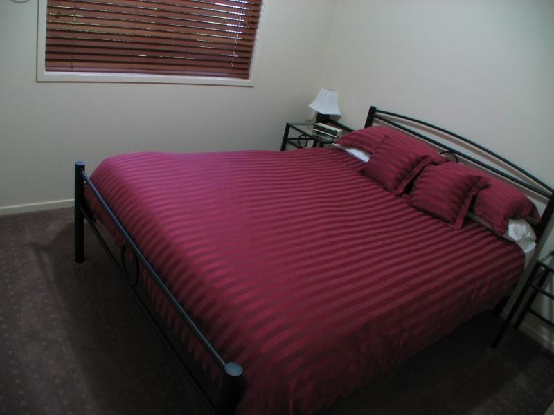 94 Salisbury Street, Redland Bay QLD 4165