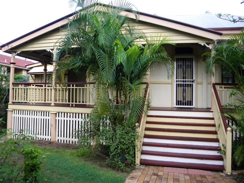 15 Hanworth Street, East Brisbane QLD 4169