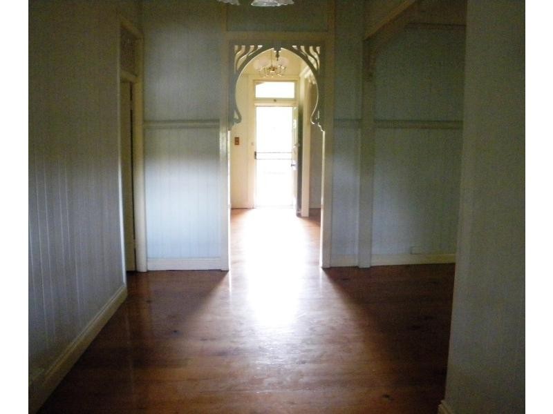 15 Hanworth Street, East Brisbane QLD 4169