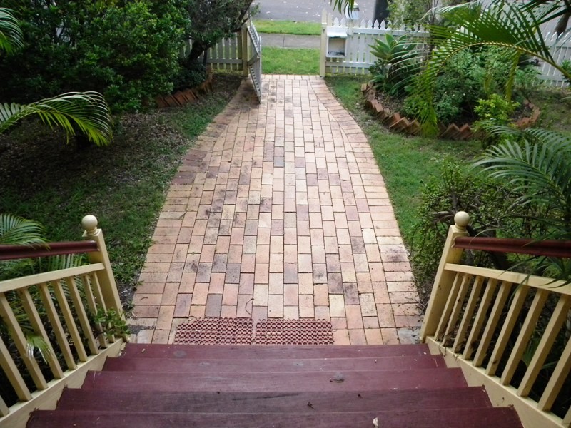 15 Hanworth Street, East Brisbane QLD 4169