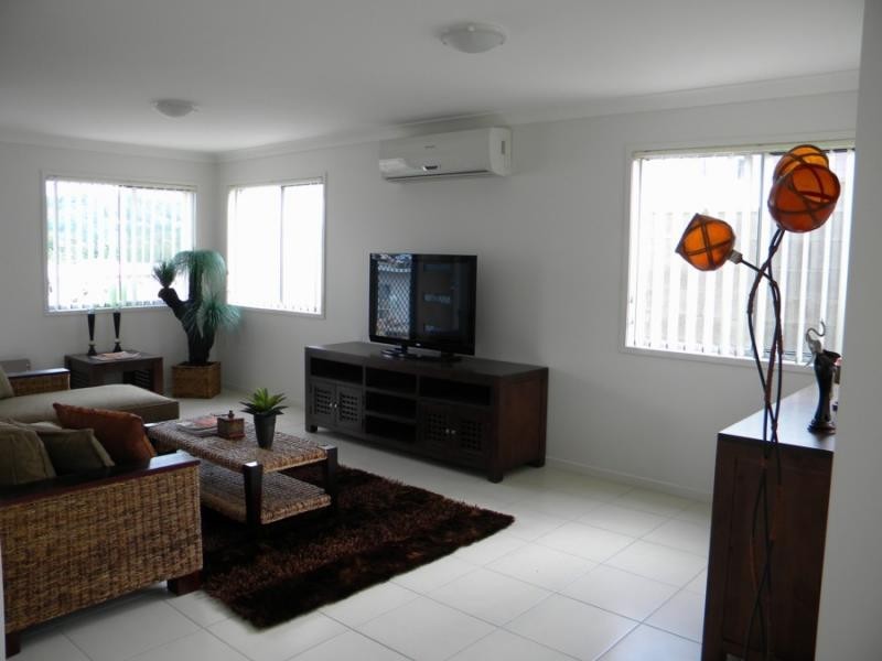 Pacific Pines QLD 4211