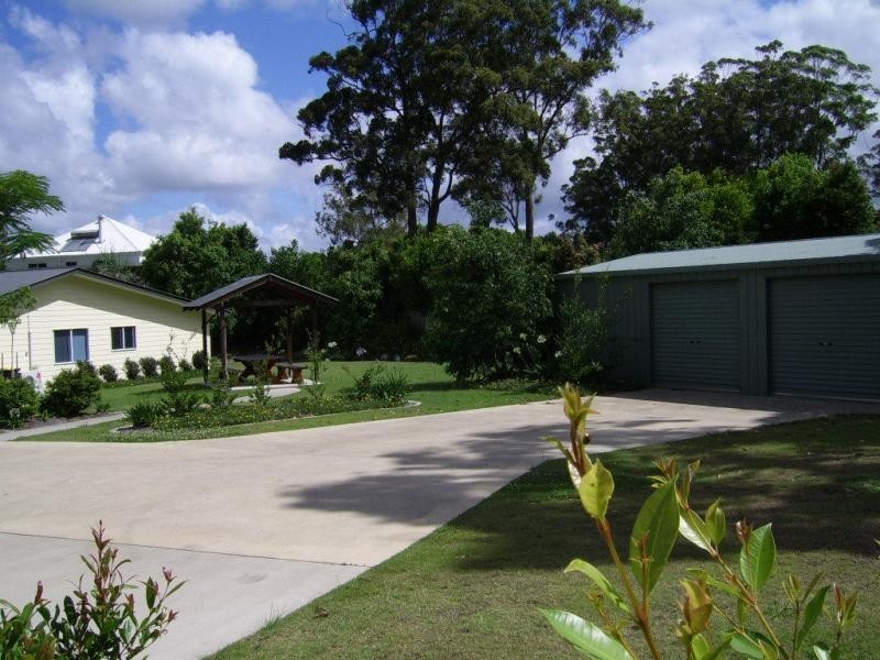 2/11 Delicia Road, Mapleton QLD 4560