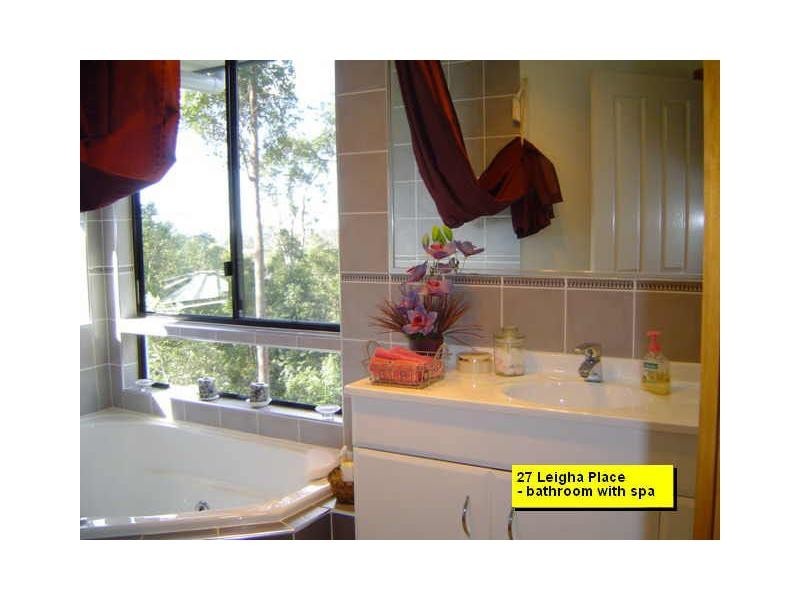 27 Leigha Place, Kureelpa QLD 4560