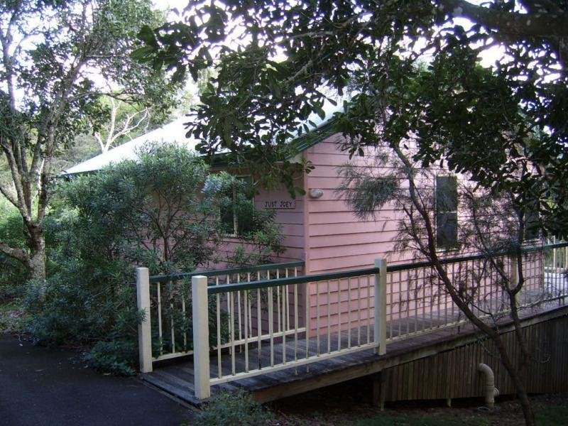 64 Johnson Road, Mapleton QLD 4560
