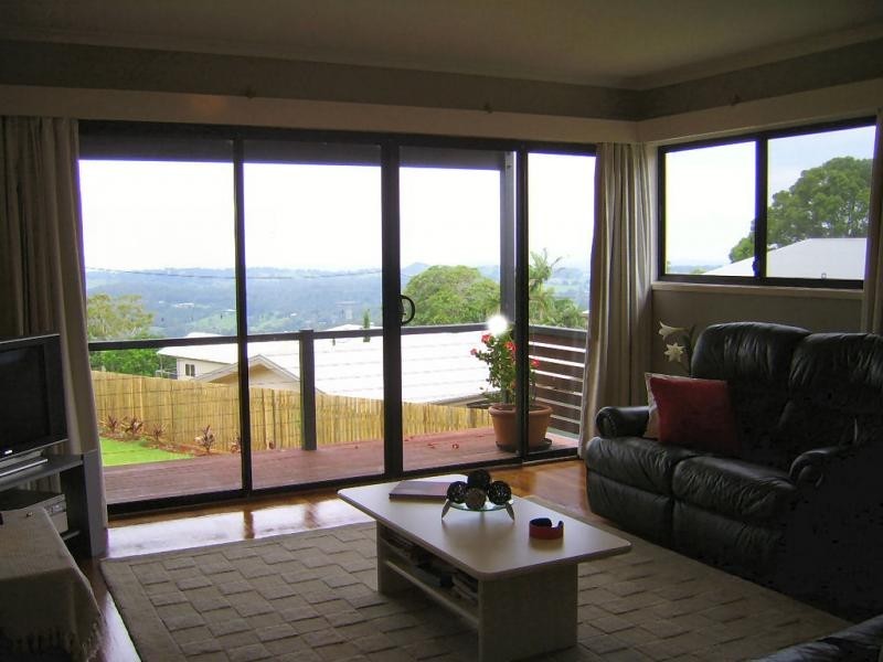 38 Post Office Road, Mapleton QLD 4560