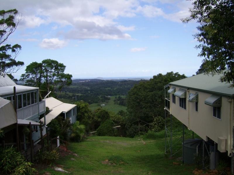 8 Lantana Lane, Mapleton QLD 4560