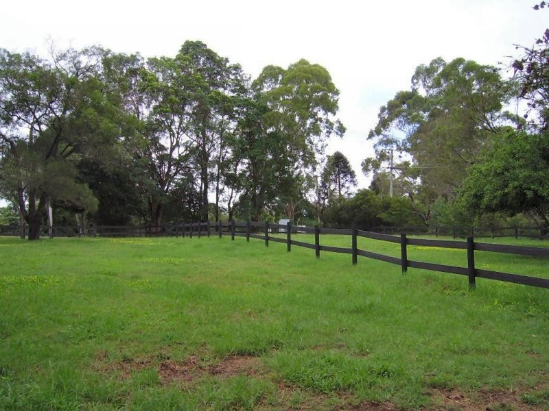 2 Woodland Avenue, Dulong QLD 4560