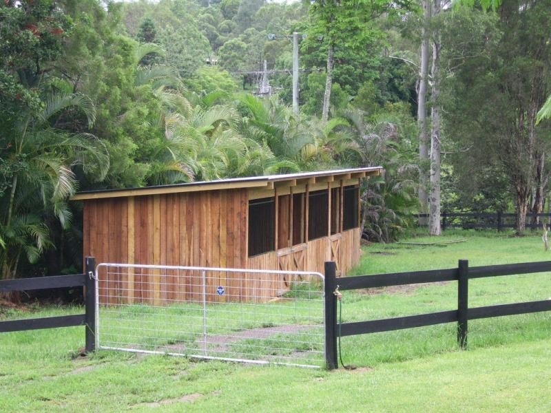 2 Woodland Avenue, Dulong QLD 4560