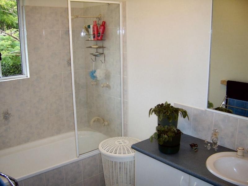 2 Rainbow Park Drive, Mapleton QLD 4560