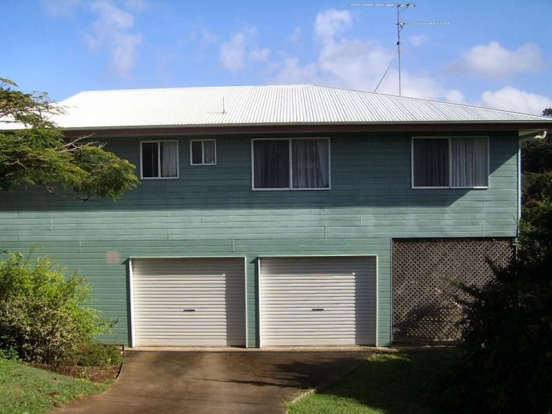 2 Rainbow Park Drive, Mapleton QLD 4560