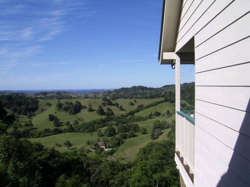 4 Maple Avenue, Mapleton QLD 4560