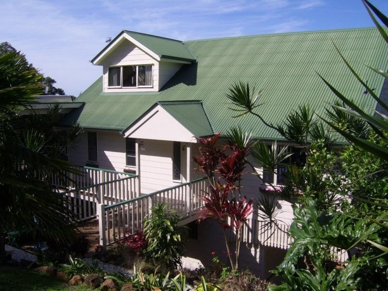 4 Maple Avenue, Mapleton QLD 4560