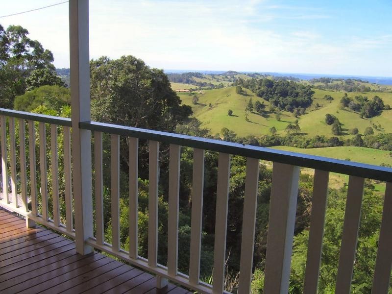 4 Maple Avenue, Mapleton QLD 4560