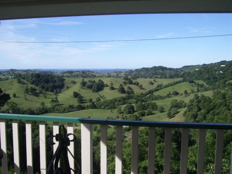 4 Maple Avenue, Mapleton QLD 4560