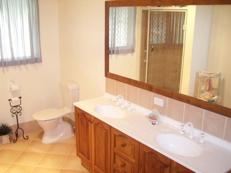 1 Spring Pastures Drive, Mapleton QLD 4560