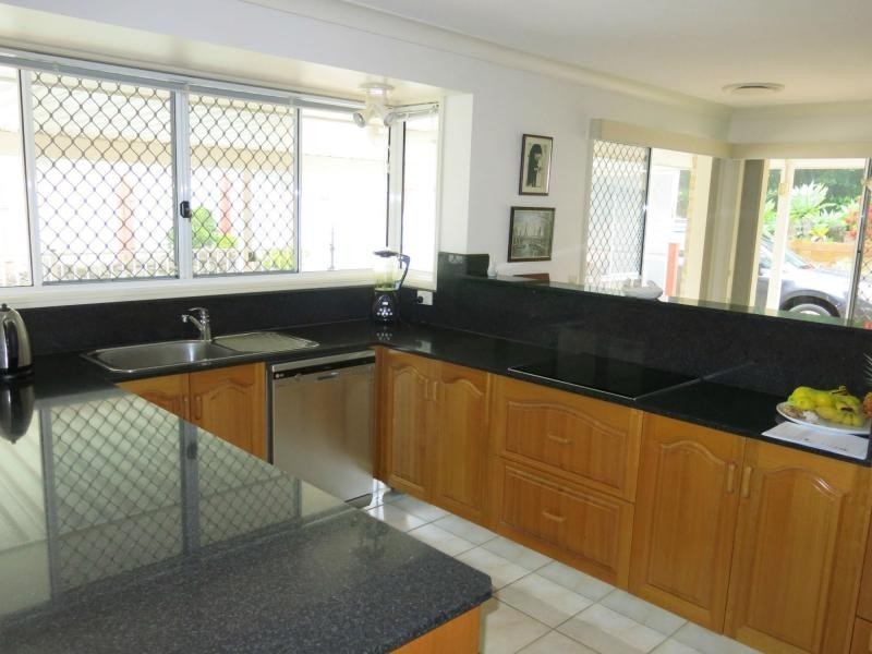 2 Billabong Place, Mapleton QLD 4560