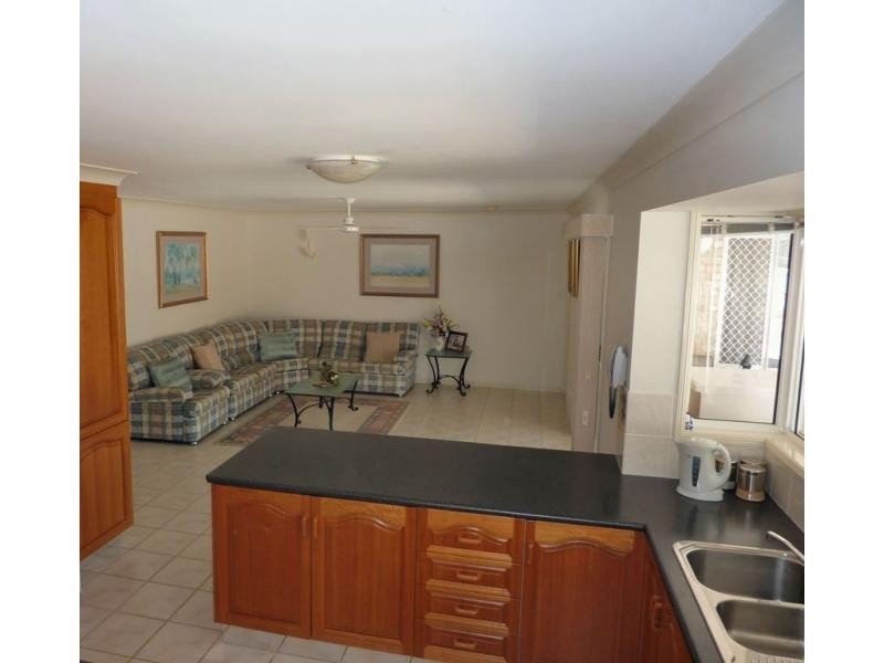 2 Billabong Place, Mapleton QLD 4560