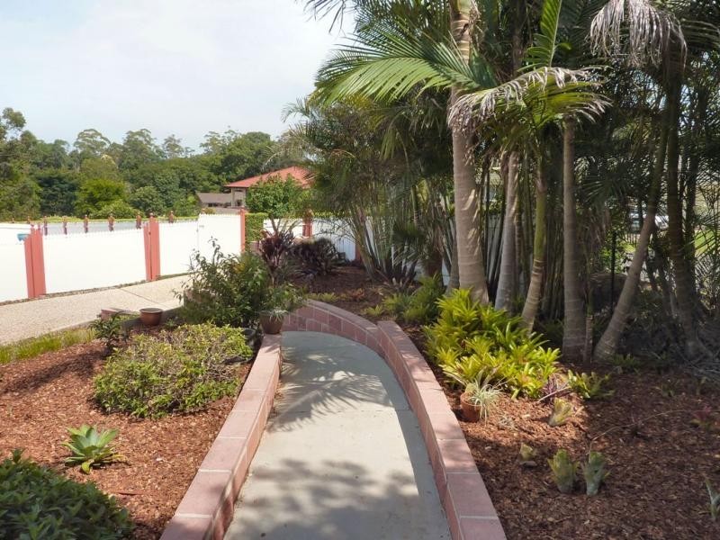 2 Billabong Place, Mapleton QLD 4560