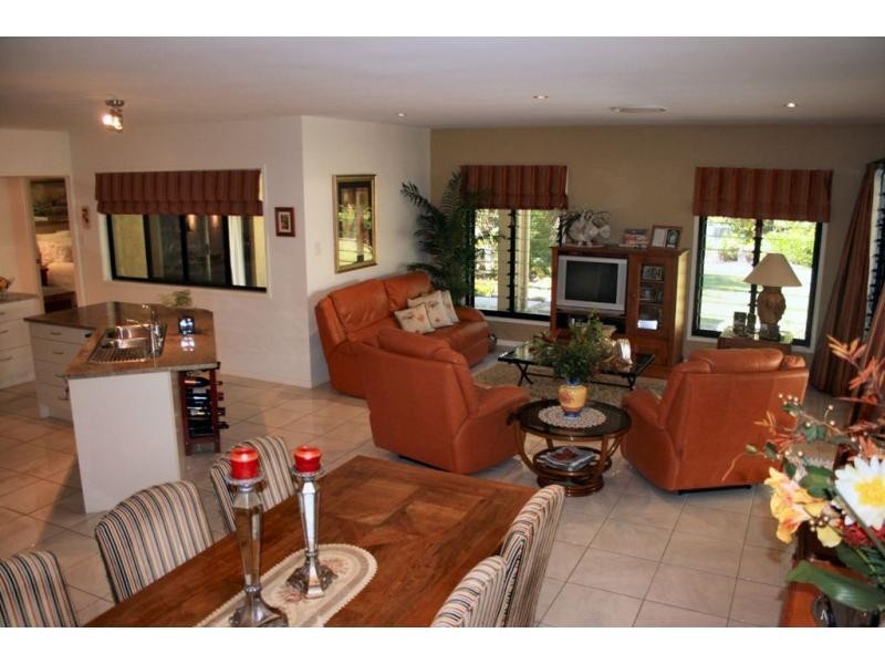 6 The Parkway Place, Mapleton QLD 4560