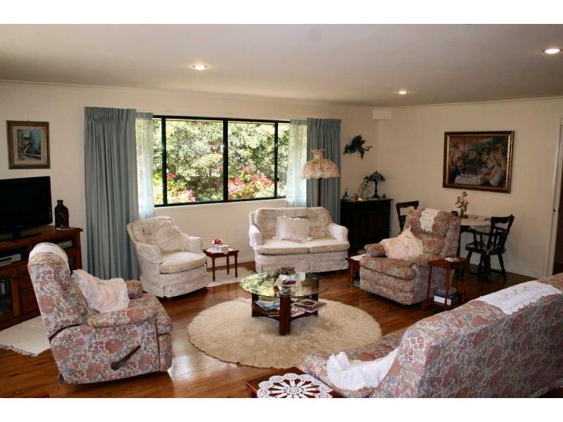 16 Rainbow Park Drive, Mapleton QLD 4560