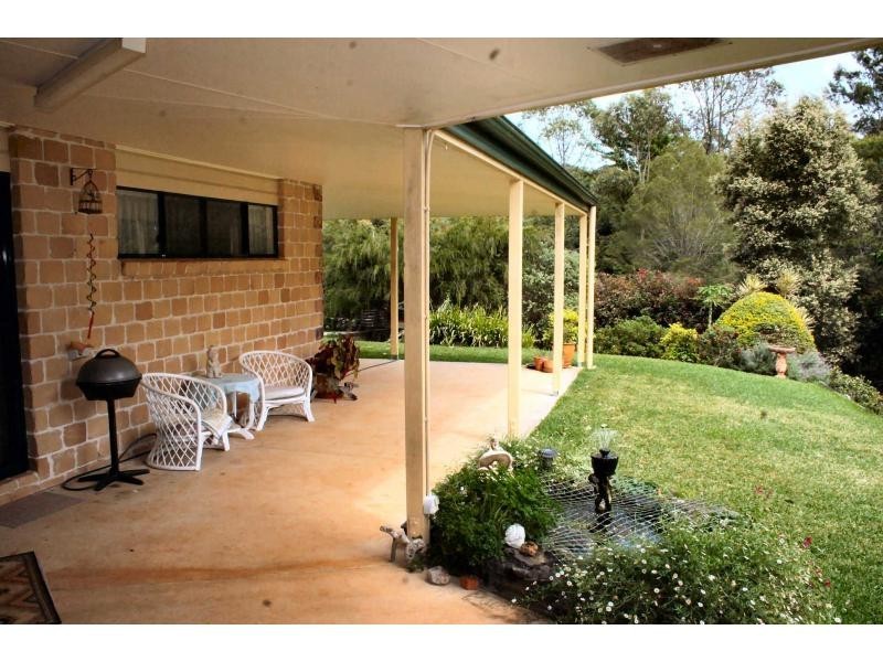 16 Rainbow Park Drive, Mapleton QLD 4560