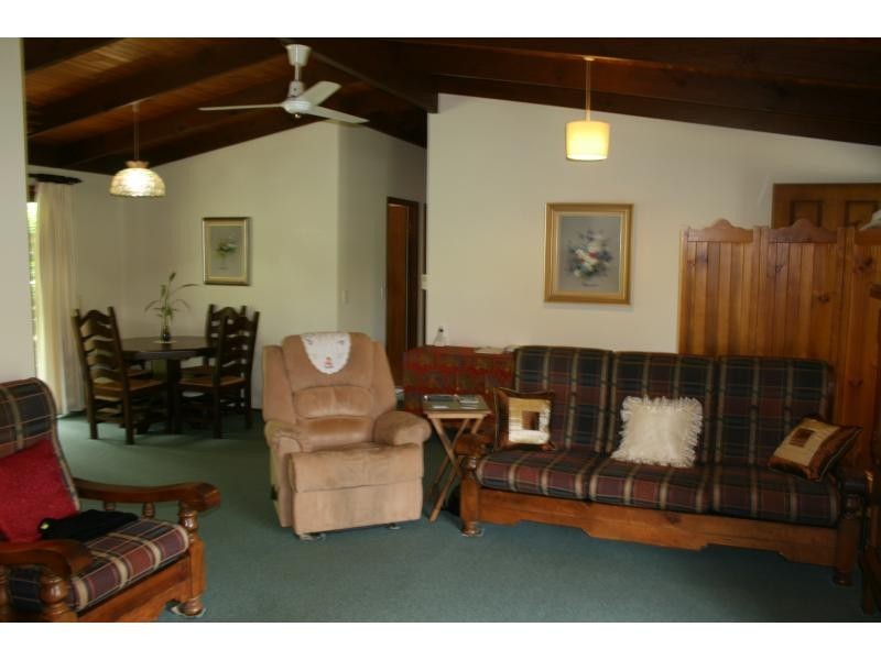 20 Carrington Drive, Flaxton QLD 4560