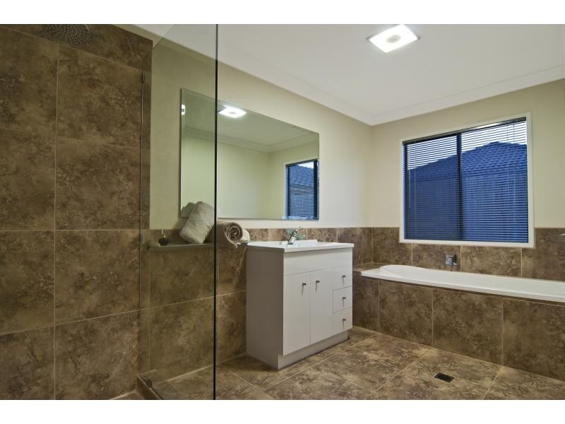 5 Tolman Street, Sippy Downs QLD 4556