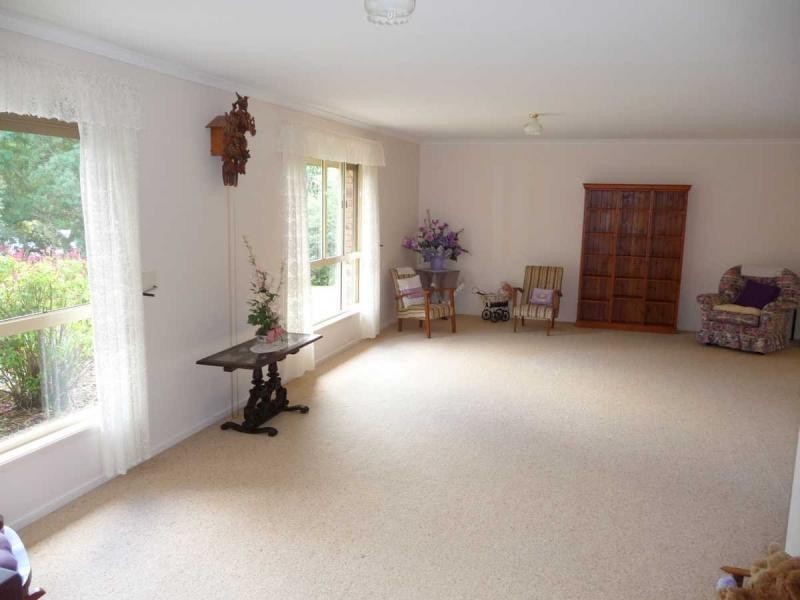 13 Rainbow Park Drive, Mapleton QLD 4560