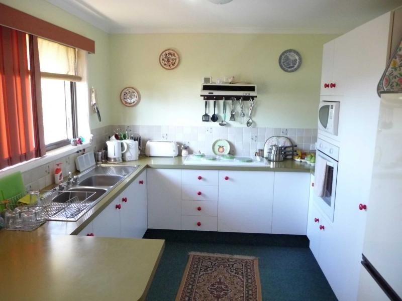 2 Falcon Court, Mapleton QLD 4560