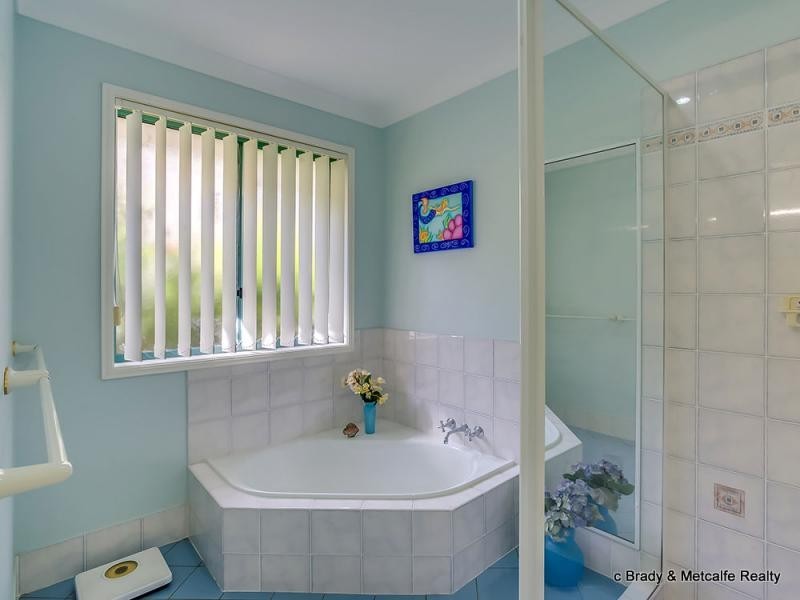 24 Crystal Street, Mapleton QLD 4560